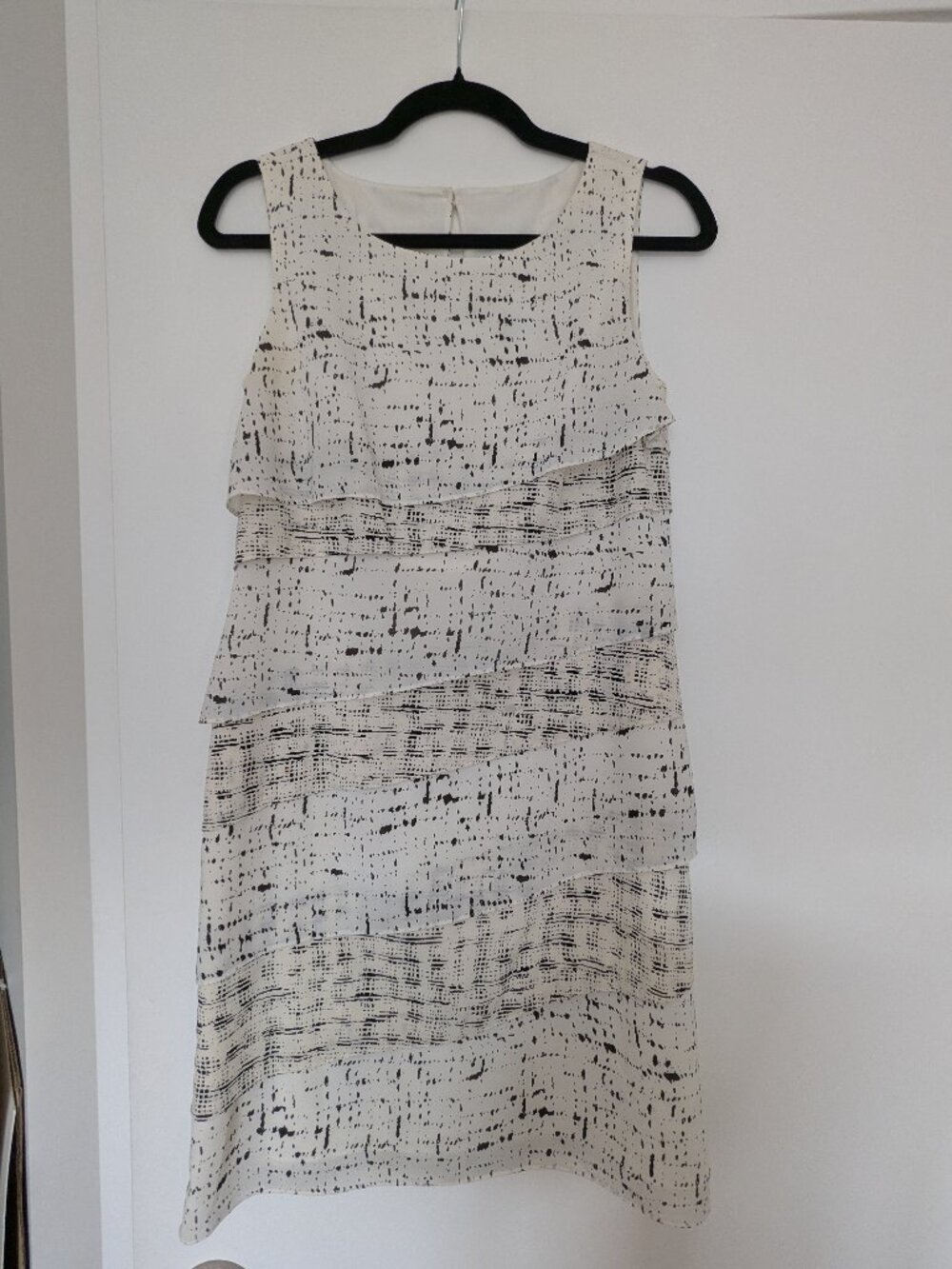 Ann Taylor Black + White Ruffle Sheath Dress, Size 0
